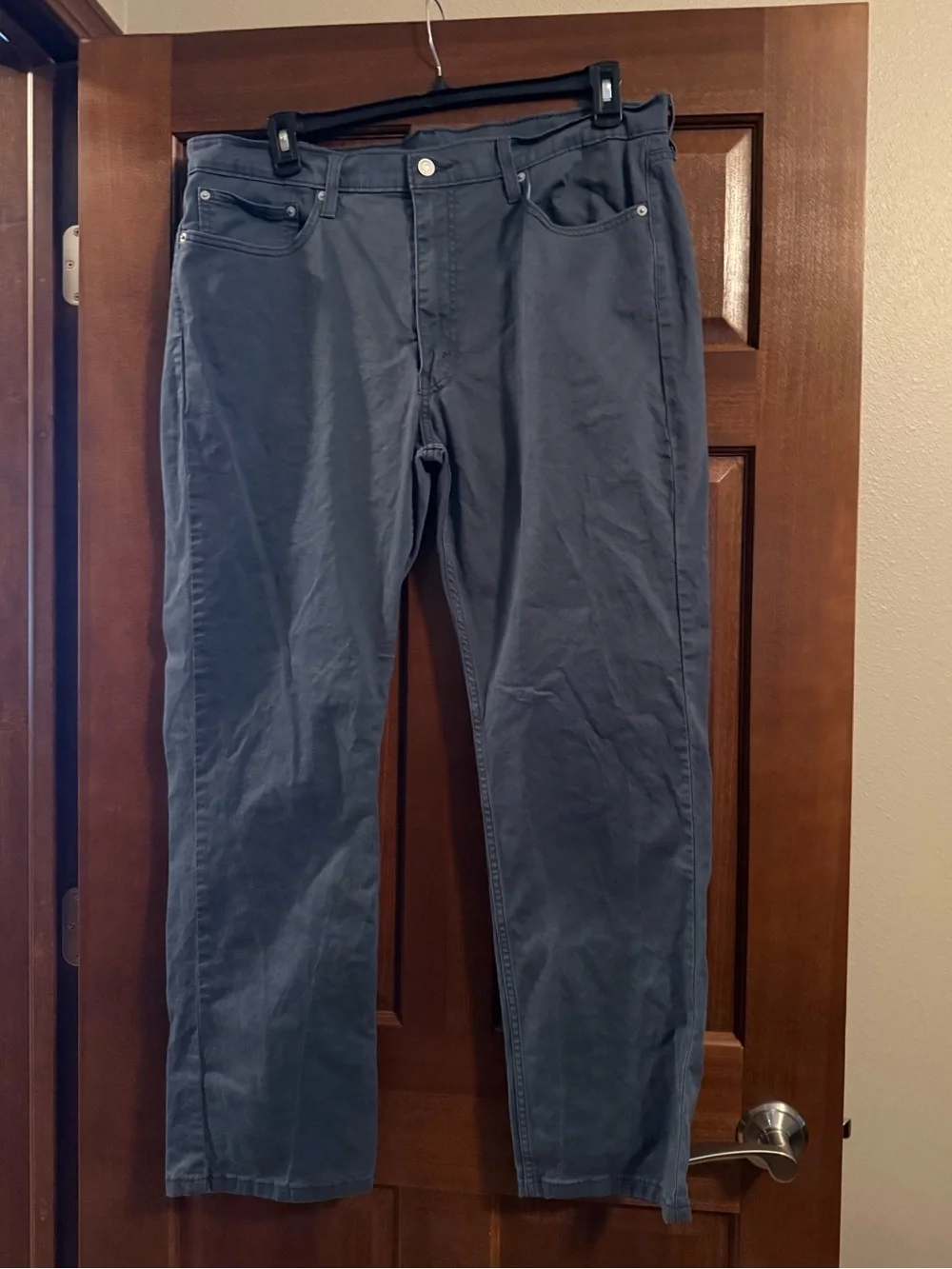 Levi's 514 Straight Fit Jeans in Gray